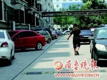 ���t(y��)Ժ�Ҍ�Ժ��(n��i)���ɵ���߅ͣ�M��܇,�е�ֱ��ͣ��·���g������(b��o)ӛ����诔z