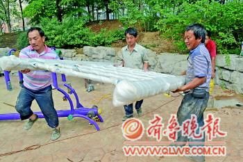 ��ɽ����V��(ch��ng)�Ľ������ēQ�µ�����9��,����ɽ�������µĸ���(g��)����V��(ch��ng),�����ˆT���ڰ��b�µĽ�������,����ӳ���Ɠp�������Č�ȫ���fò�Q�����